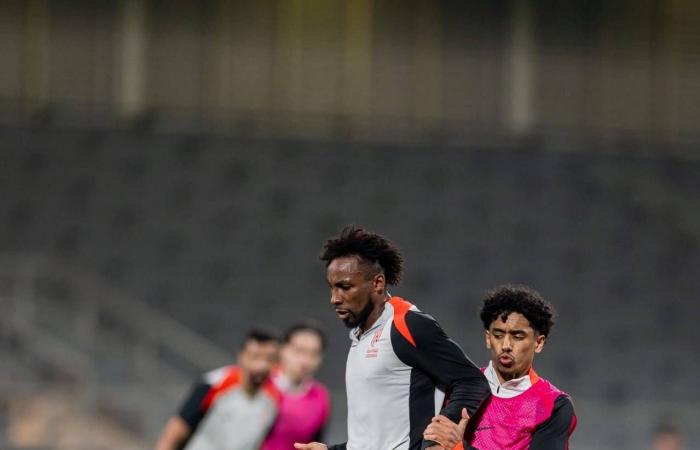 عودة
      كينغ
      وانقضاء
      عقوبة
      دونيس
      ينعشان
      الخليج
      قبل
      النصر