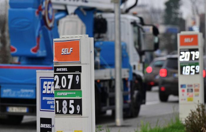 معهد
      «إيفو»:
      الحرب
      في
      إيران
      تهدد
      بخفض
      توقعات
      النمو
      الألماني
      0.2
      %