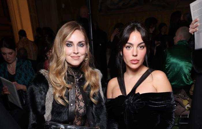 جورجينا رودريغز تتألق بالمخمل الأسود في روما