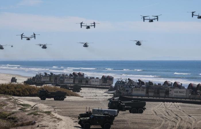 أمريكا ترسل وحدة استجابة سريعة من مشاة البحرية إلى الشرق الأوسط.. ومسؤولون يكشفون السبب