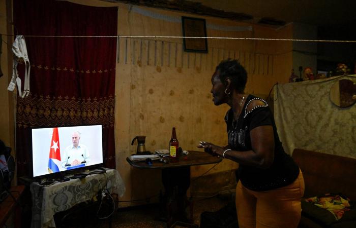 دياز
      كانيل
      يؤكد
      المحادثات
      مع
      إدارة
      ترمب
      لإنهاء
      أزمة
      كوبا