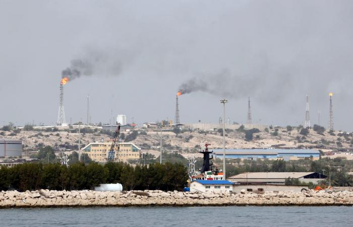 خبير عسكري يوضح لـCNN تداعيات قصف جزيرة خرج الإيرانية على أسعار النفط