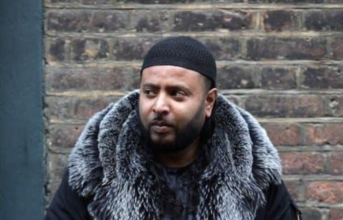 "جماليات صلاة الجمعة"..مشروع يتناول ما يرتديه مسلمو بريطانيا في المساجد