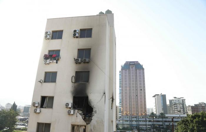 بالصور
      إسرائيل
      تلقي
      مناشير
      فوق
      بيروت...
      وتحرّض
      المواطنين
      على
      التخابر
      معها