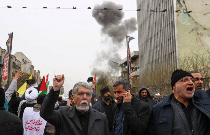 حرب
      إيران
      لأسبوع
      ثالث...
      الغارات
      تتكثف
      وترمب
      يهدد
      بـ«ضربات
      قوية»