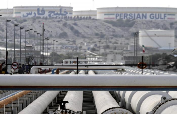 إيران.. ما أهمية جزيرة خرج المستهدفة بالضربات الأمريكية؟