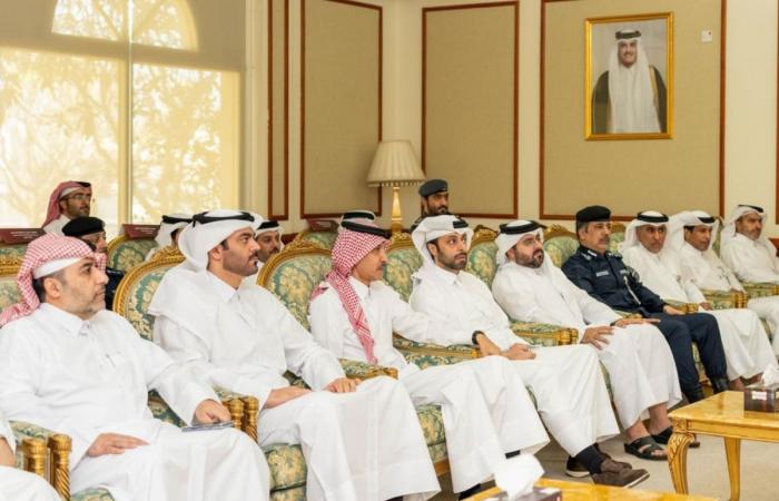 وزير البلدية يتفقد إدارة الجمارك البرية بمنفذ أبو سمرة لمتابعة تدقيق شحنات المواد الغذائية