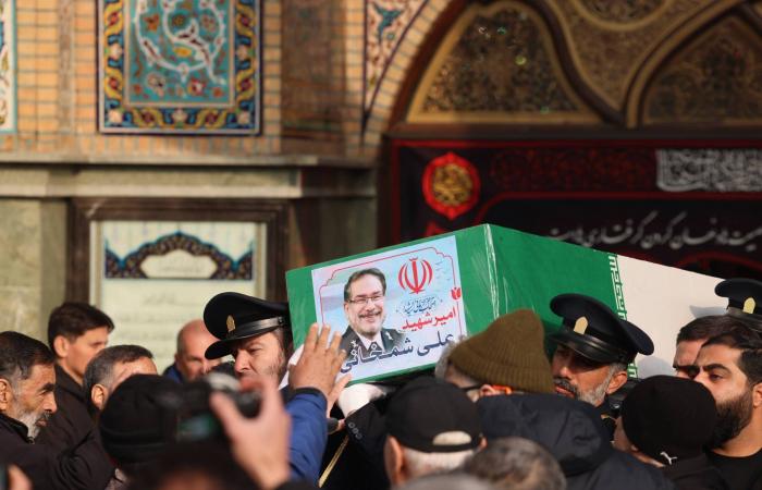 وزير
      خارجية
      الهند
      يشيد
      بالمحادثات
      مع
      إيران
      لفتح
      مضيق
      هرمز