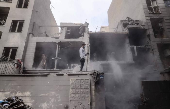 الجيش
      الإسرائيلي:
      لدينا
      «آلاف
      الأهداف»
      لقصفها
      في
      إيران