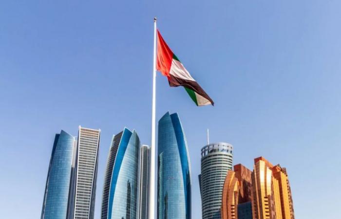  مقتل شخص جراء سقوط صاروخ على مركبة مدنية في أبوظبي