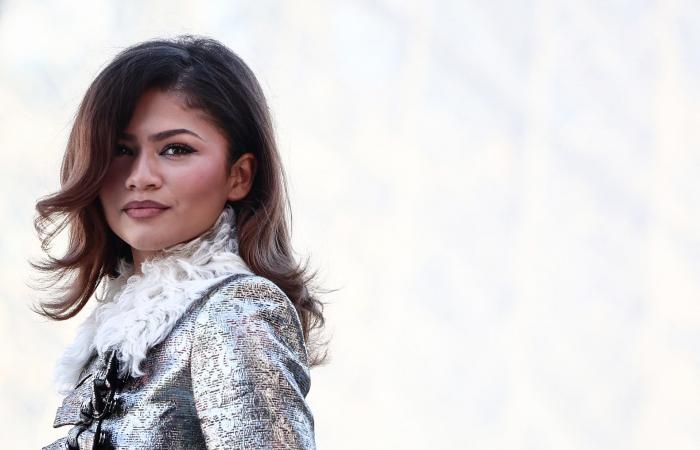 من البوب إلى البيكسي.. تحوّلات جذرية في تسريحات النجمات خلال أسابيع الموضة