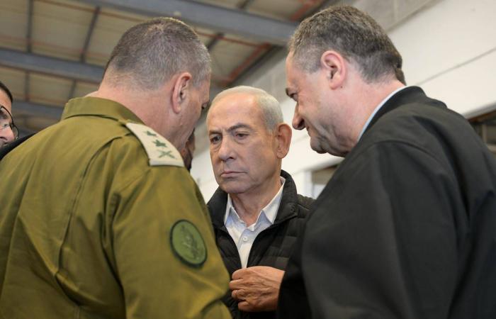 الإسرائيليون
      يؤيدون
      توسيع
      الحرب
      على
      لبنان
      ويخشون
      الغرق
      في
      وحله