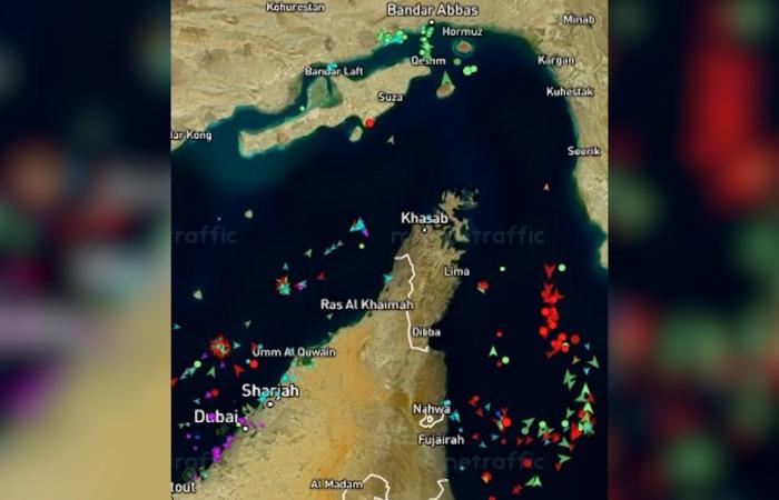 هل تستطيع إيران زعزعة استقرار الـ"بترودولار" بتحويل تداول النفط إلى عملة اليوان الصيني بدل الدولار الأمريكي؟