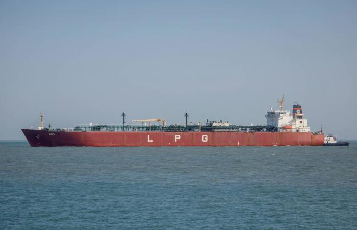 «القيادة
      المركزية
      الأميركية»:
      ضرباتنا
      تستنزف
      قدرات
      إيران
      في
      مضيق
      هرمز