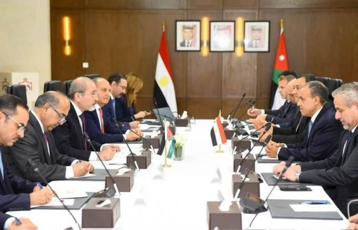 بوادر
      أزمة
      «دبلوماسية»
      بين
      موريتانيا
      ومالي