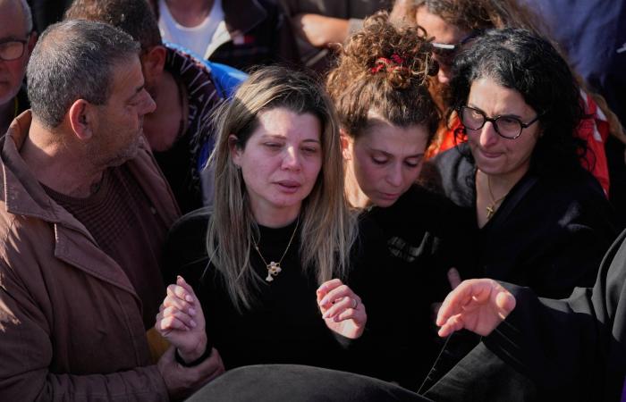 لبنان
      يؤكد
      تضامنه
      وتعاونه
      «الكامل»
      مع
      الكويت