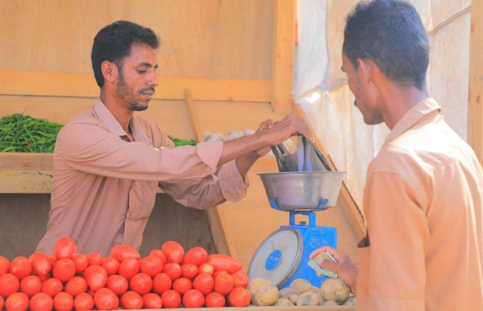 تهديد
      الحوثيين
      بالحرب
      ينذر
      بتفاقم
      الأزمة
      الإنسانية
      في
      اليمن