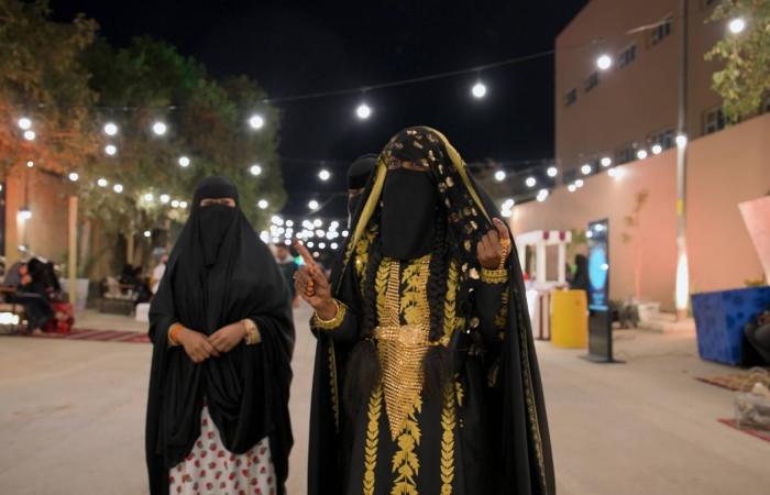 «الحوامة»…
      موروث
      نجدي
      بدأ
      من
      الجيران
      وكبر
      بالذاكرة