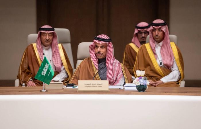 «تشاوري
      الرياض»: اعتداءات
      إيران
      غير
      مبررة
      ويجب
      أن
      تتوقف
      فوراً