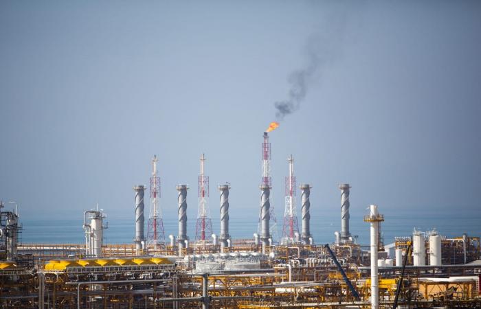 إيران: هجمات أمريكية وإسرائيلية على منشآتنا لإنتاج النفط والغاز