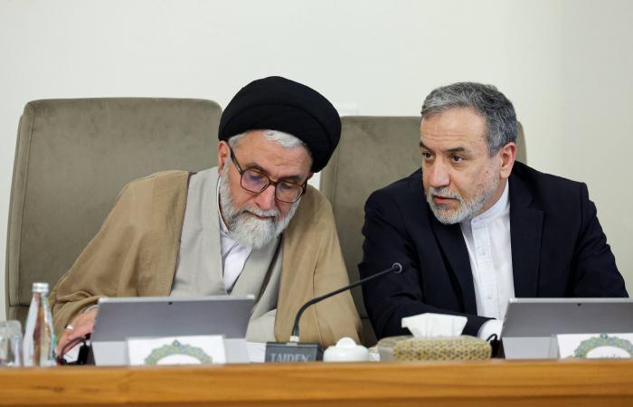 استهداف
      جديد
      لقيادة
      إيران...
      مقتل
      وزير
      الاستخبارات