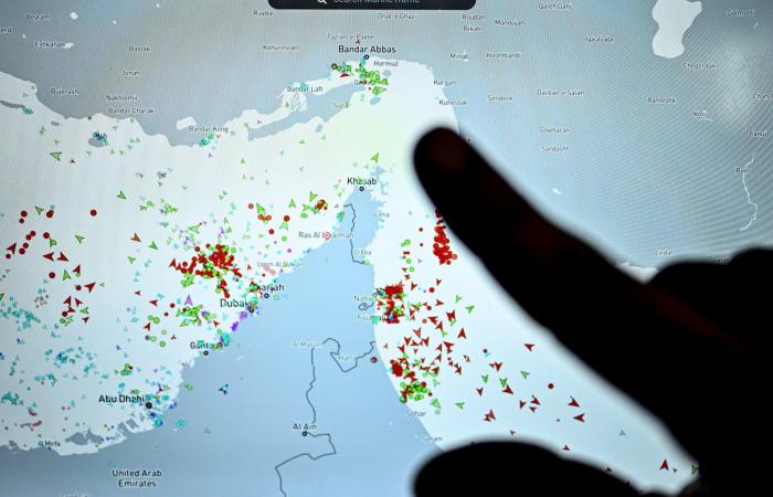مصدر: دولة أوروبية أرسلت فريقًا عسكريًا للعمل مع أمريكا على إعادة فتح مضيق هرمز