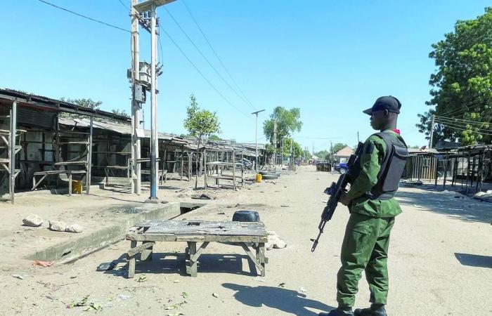 نيجيريا:
      ضربات
      جوية
      ضد
      معاقل
      «داعش»
      والقضاء
      على
      عشرات
      الإرهابيين