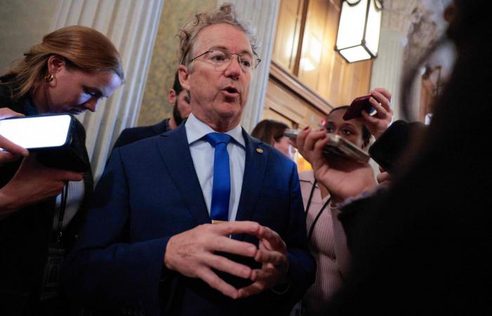 حرب
      إيران
      تُفجّر
      معركة
      تمويل
      حاسمة
      في
      الكونغرس