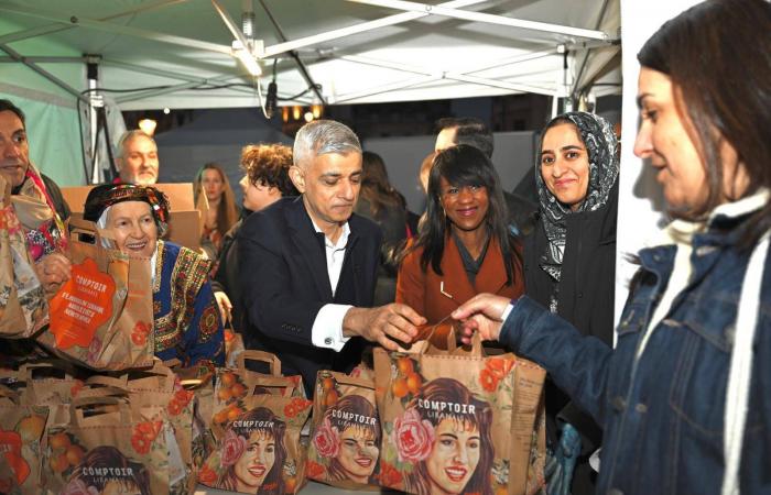 مطالباتٌ
      بإقالة
      مسؤولٍ
      بريطاني
      بعد
      تصريحاته
      عن
      صلاة
      المسلمين