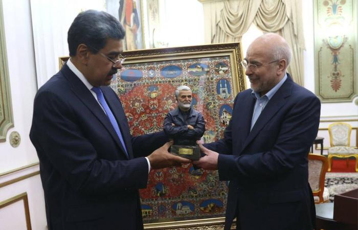 تقارير:
      واشنطن
      تنشر
      مزيداً
      من
      جنود
      «المارينز»
      في
      الشرق
      الأوسط