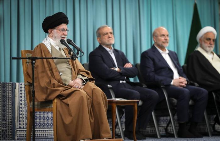 تقارير:
      واشنطن
      تنشر
      مزيداً
      من
      جنود
      «المارينز»
      في
      الشرق
      الأوسط