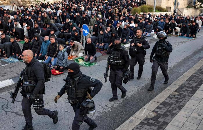 الجيش
      الإسرائيلي
      يتوغل
      إلى
      لبنان
      عبر
      4
      محاور