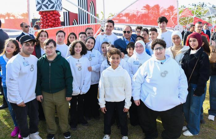 السيسي:
      جهود
      مكافحة
      الإرهاب
      بلغت
      120
      مليار
      جنيه
      خلال
      10
      سنوات