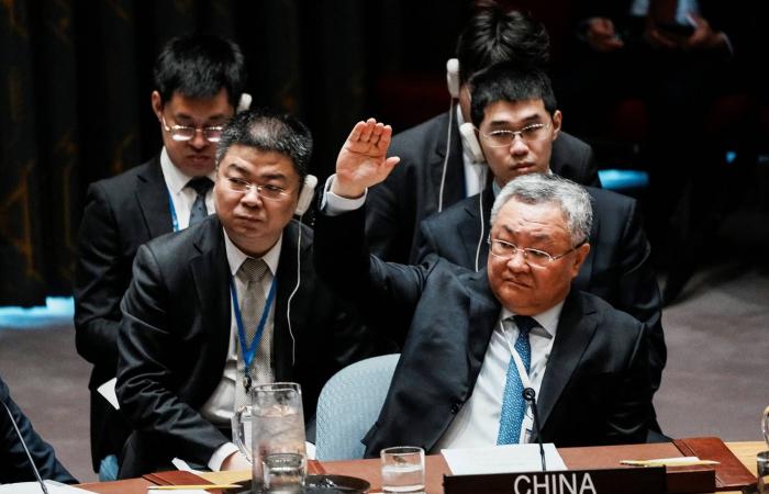 ابنة
      زعيم
      كوريا
      الشمالية
      تظهر
      مع
      أبيها
      خلال
      تفقّد
      لقاعدة
      تدريبية
      في
      بيونغ
      يانغ