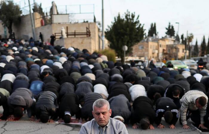 الجيش
      الإسرائيلي
      يتوغل
      إلى
      لبنان
      عبر
      4
      محاور