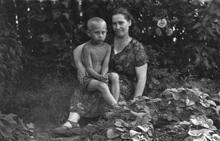 أمّهات
      القادة...
      كيف
      رسمن
      ملامح
      شخصيات
      ترمب
      وبوتين
      وكيم
      وتشارلز؟