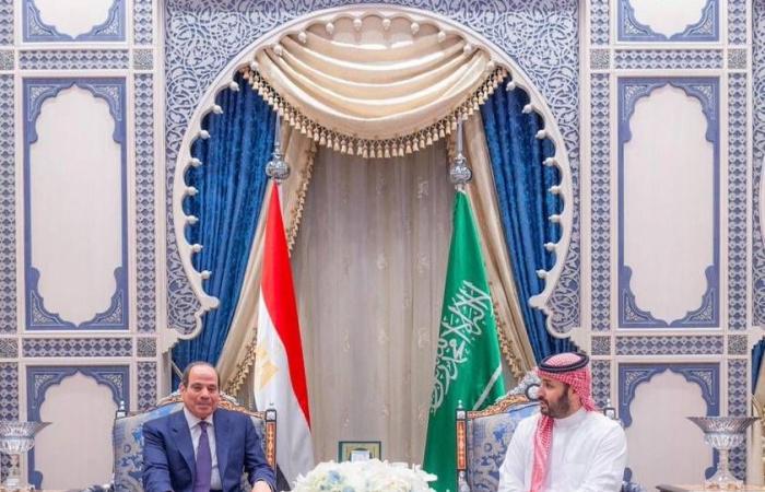 مصر
      لتسوية
      مستحقات
      شركات
      البترول
      والغاز
      بحلول
      منتصف
      العام