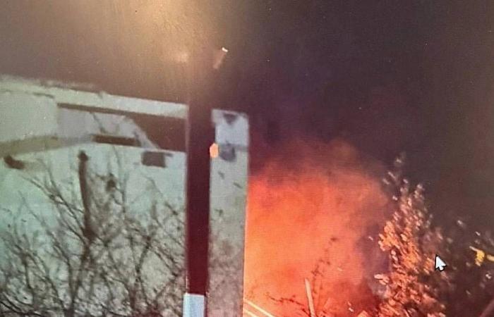 إيران
      ترد
      على
      قصف
      منشأة
      نطنز
      بضرب
      محيط
      ديمونا