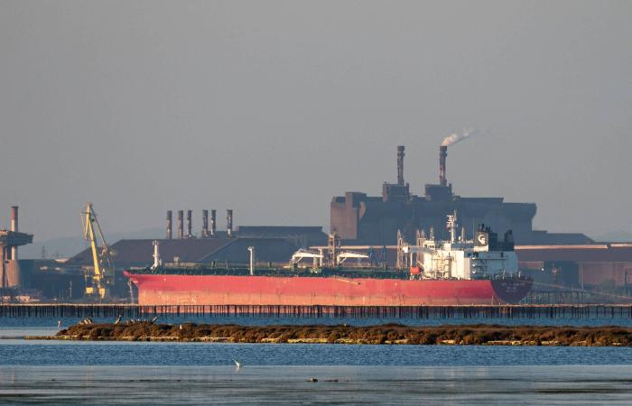 ترمب
      ضيف
      شرف
      قمة
      «مبادرة
      مستقبل
      الاستثمار»
      السعودية
      في
      ميامي