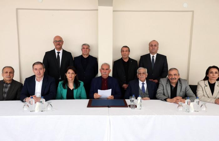 لافروف:
      العواقب
      الوخيمة
      للإجراءات
      أميركا
      وإسرائيل
      في
      الشرق
      الأوسط
      ستستمر
      طويلاً