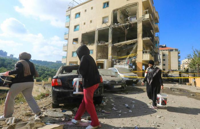 بين
      الهواجس
      الأمنية
      والطائفية:
      رفض
      إقامة
      مركز
      نزوح
      في
      وسط
      بيروت