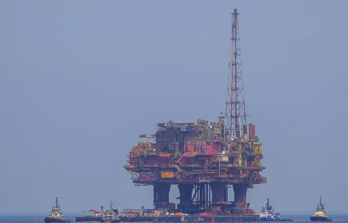 أسعار النفط ترتفع جراء التهديدات المتبادلة بين ترامب وإيران بشأن مضيق هرمز