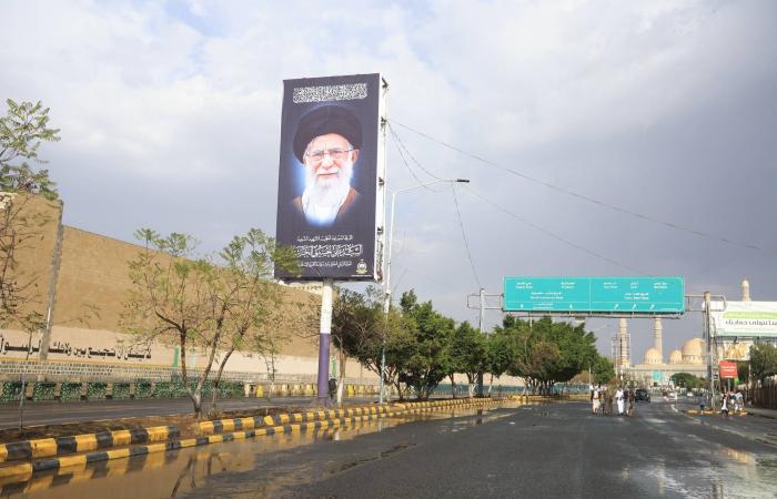 تناغم
      حوثي
      مع
      تصريحات
      إيرانية
      تهدد
      باستخدام
      ورقة
      البحر
      الأحمر