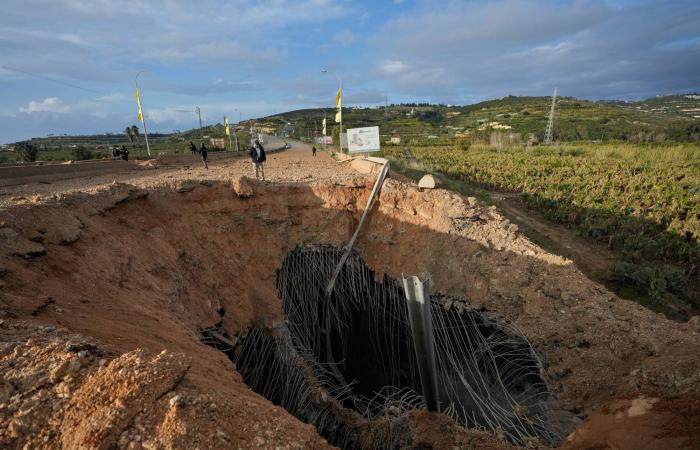 تصعيد
      إسرائيلي
      واسع
      وأوامر
      بتدمير
      جسور
      «الليطاني»
      جنوب
      لبنان