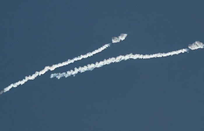 دول الخليج تواصل التعامل مع هجمات إيران