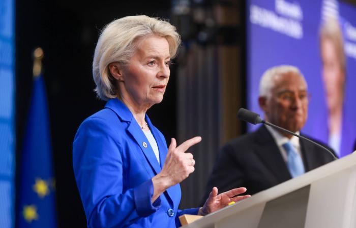 زيلينسكي:
      روسيا
      تحاول
      تكثيف
      الهجمات
      على
      الجبهة