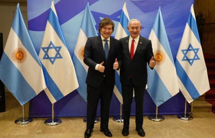 نحو
      80
      قتيلاً
      في
      تحطم
      طائرة
      عسكرية
      كولومبية