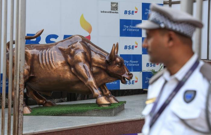 «توتال»
      تحذر
      من
      ارتفاع
      كبير
      في
      أسعار
      الغاز
      إذا
      استمر
      إغلاق
      «هرمز»