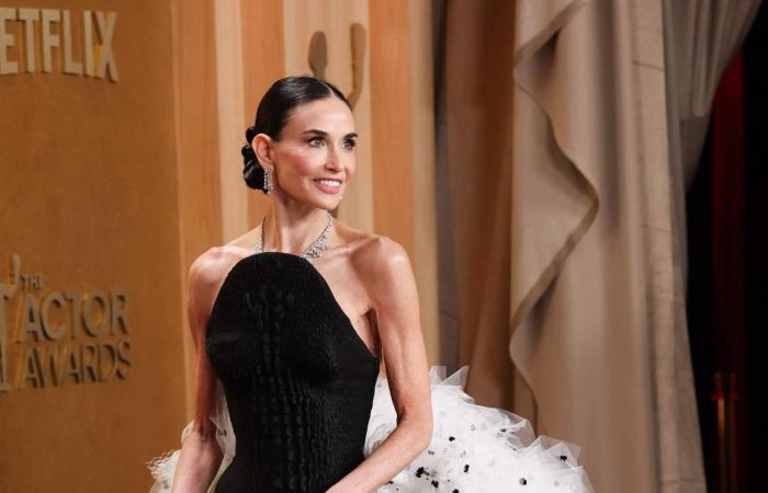 صراع
      المعايير
      بين
      الموضة
      والإعلام...من
      يفرض
      صورة
      المرأة
      المثالية؟