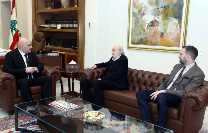 إيران
      تتعهد
      لحلفائها
      في
      لبنان
      شمولهم
      في
      أي
      صفقة
      محتملة
      لوقف
      الحرب